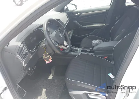 2024 Volkswagen Jetta 1.5T Sport z USA, uszkodzony, nr VIN 3VWBM7BU3RM084618